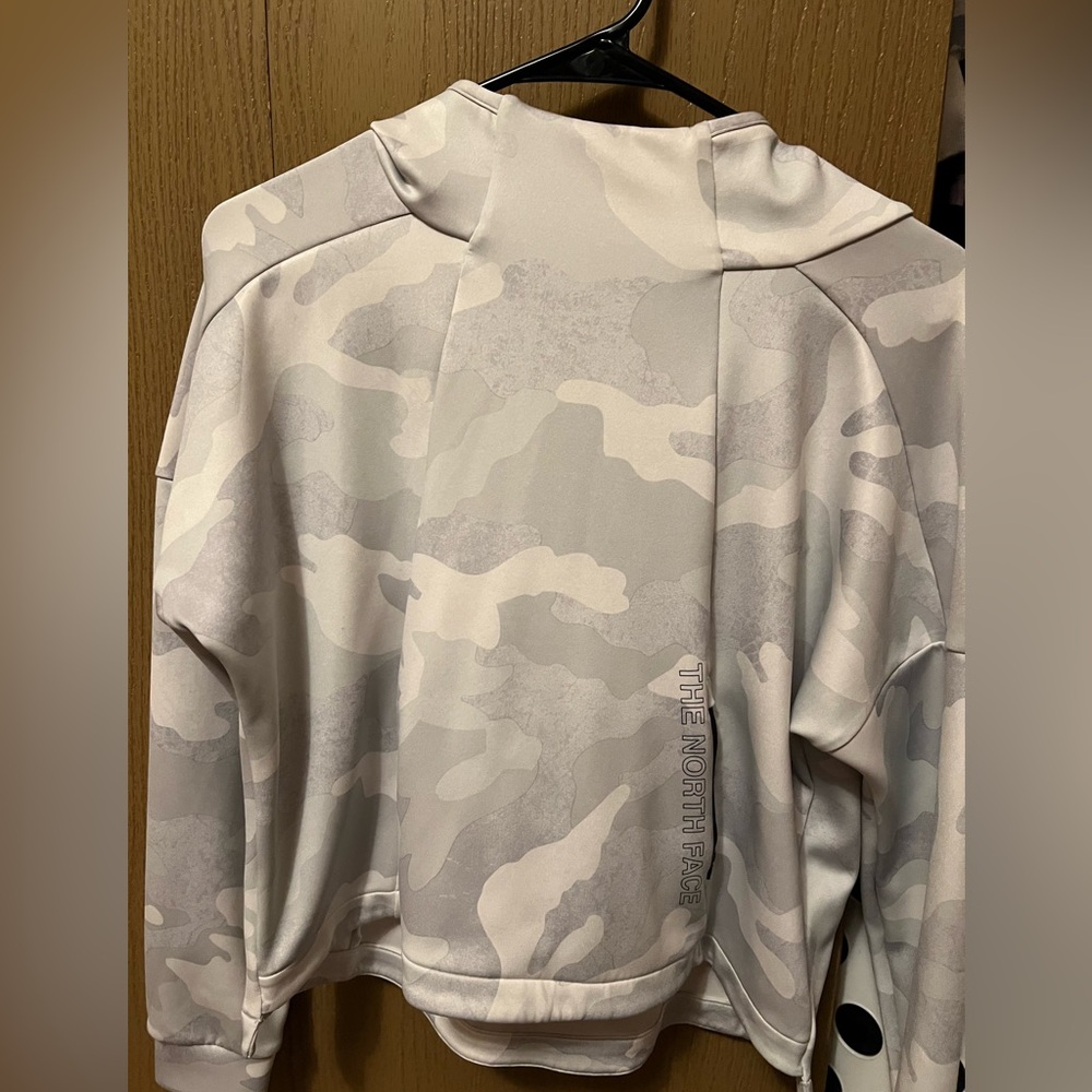 Women’s North Face hoodie